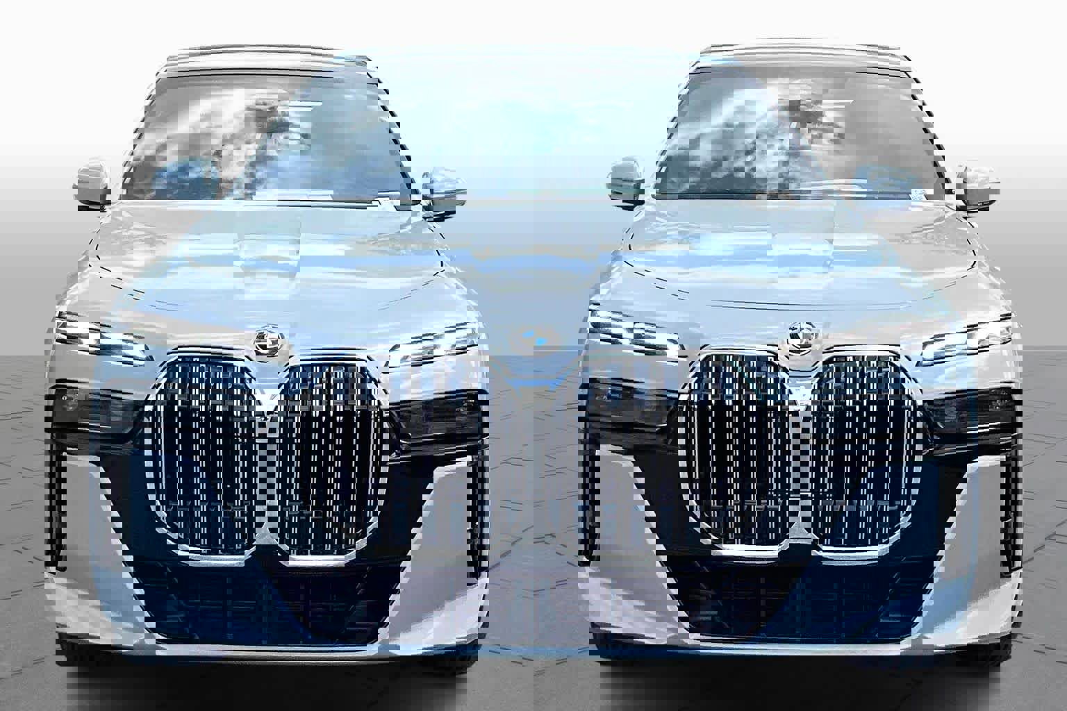 New 2026 BMW 760i xDrive w/ Luxury Rear Seating Package image 3