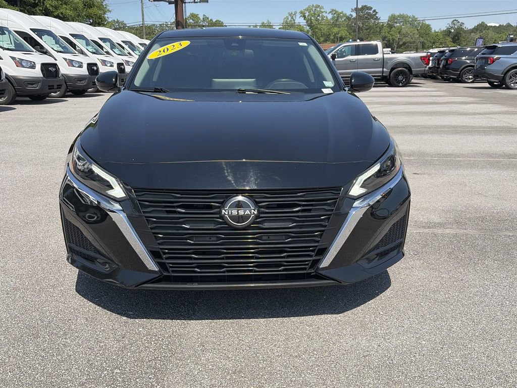 Used 2023 Nissan Altima 2.5 SV w/ SV Premium Package AWD/4WD image 10