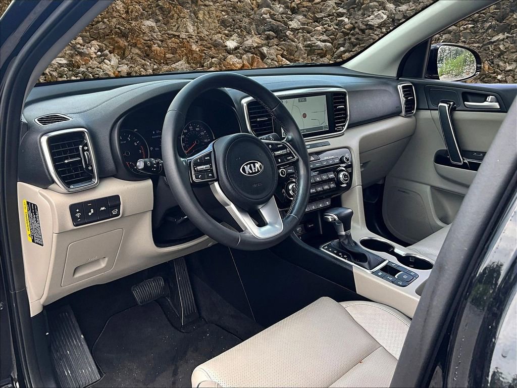 Used 2022 Kia Sportage EX w/ EX Technology Package image 11