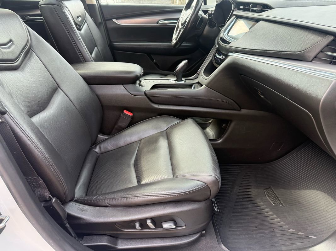 Used 2019 Cadillac XT5 Luxury image 41