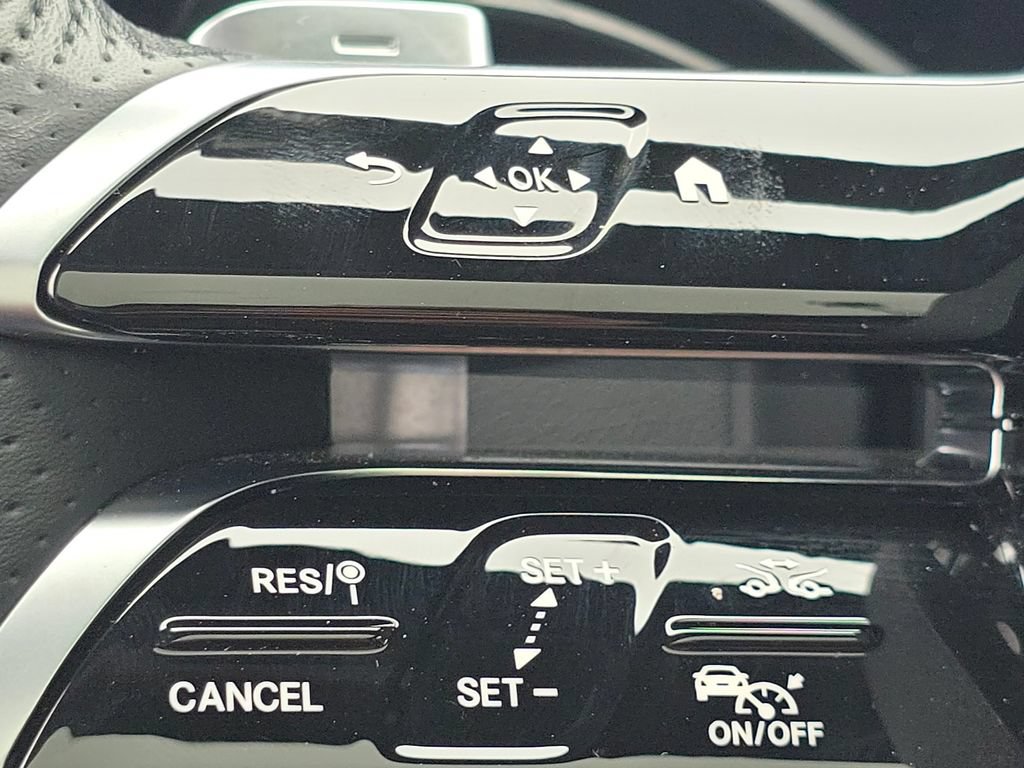 Used 2023 Mercedes-Benz GLC 300 4MATIC image 33