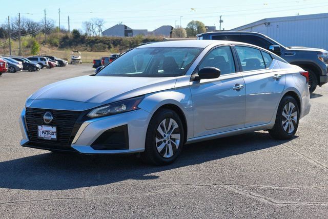 Used 2024 Nissan Altima 2.5 S image 6