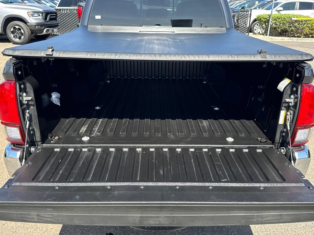 Used 2020 Toyota Tacoma SR5 RWD image 12