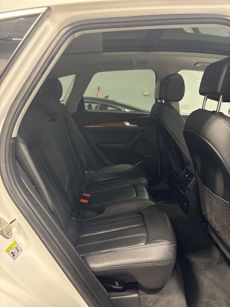 Used 2023 Audi Q5 2.0T Premium w/ Convenience Package AWD/4WD image 17