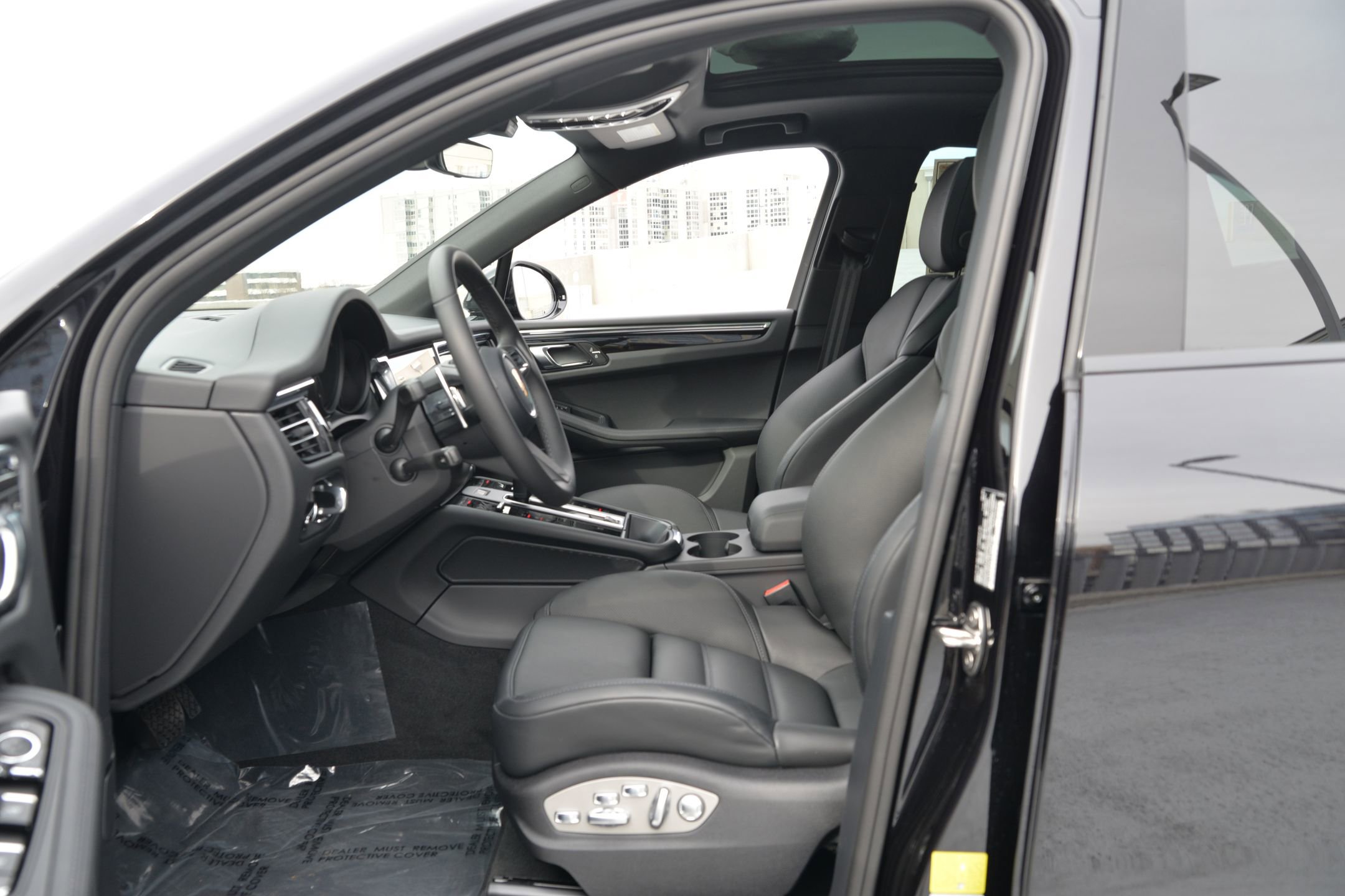 New 2026 Porsche Macan image 5