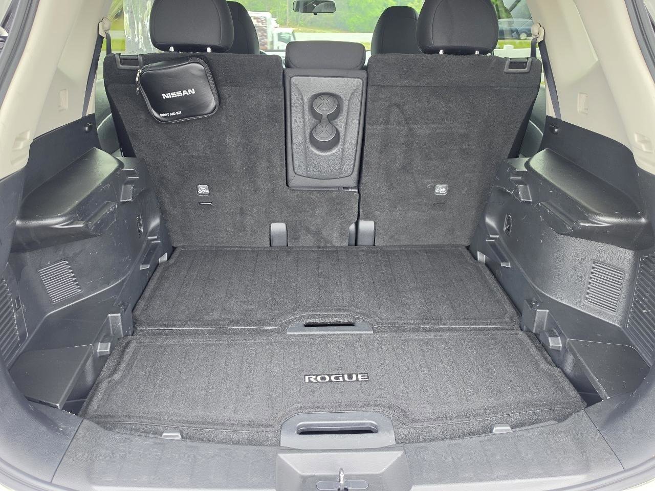 Used 2018 Nissan Rogue SV FWD image 6