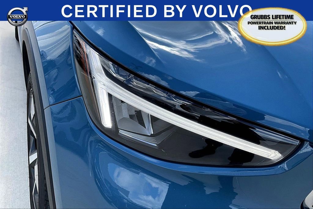 Used 2023 Volvo XC40 B5 Plus w/ Protection Package Premier image 38