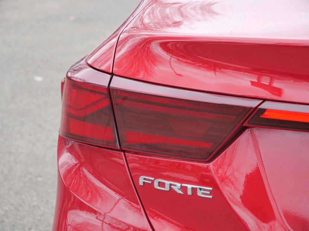 Used 2021 Kia Forte LXS image 9