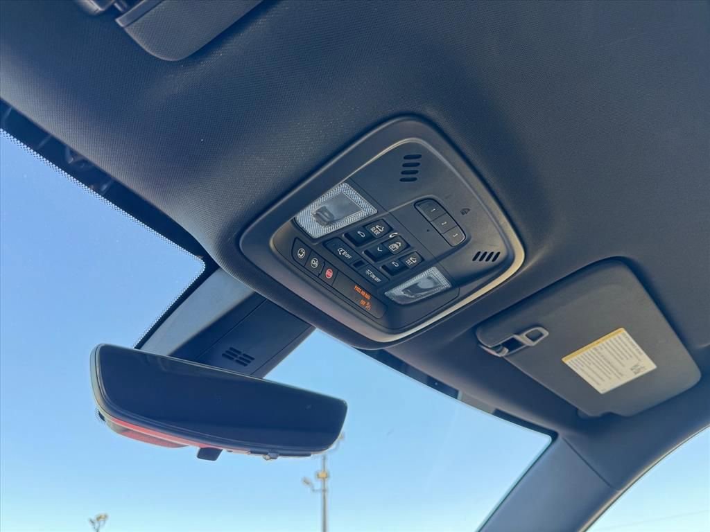 Used 2023 Chevrolet Traverse LT w/ LT Premium Package image 25