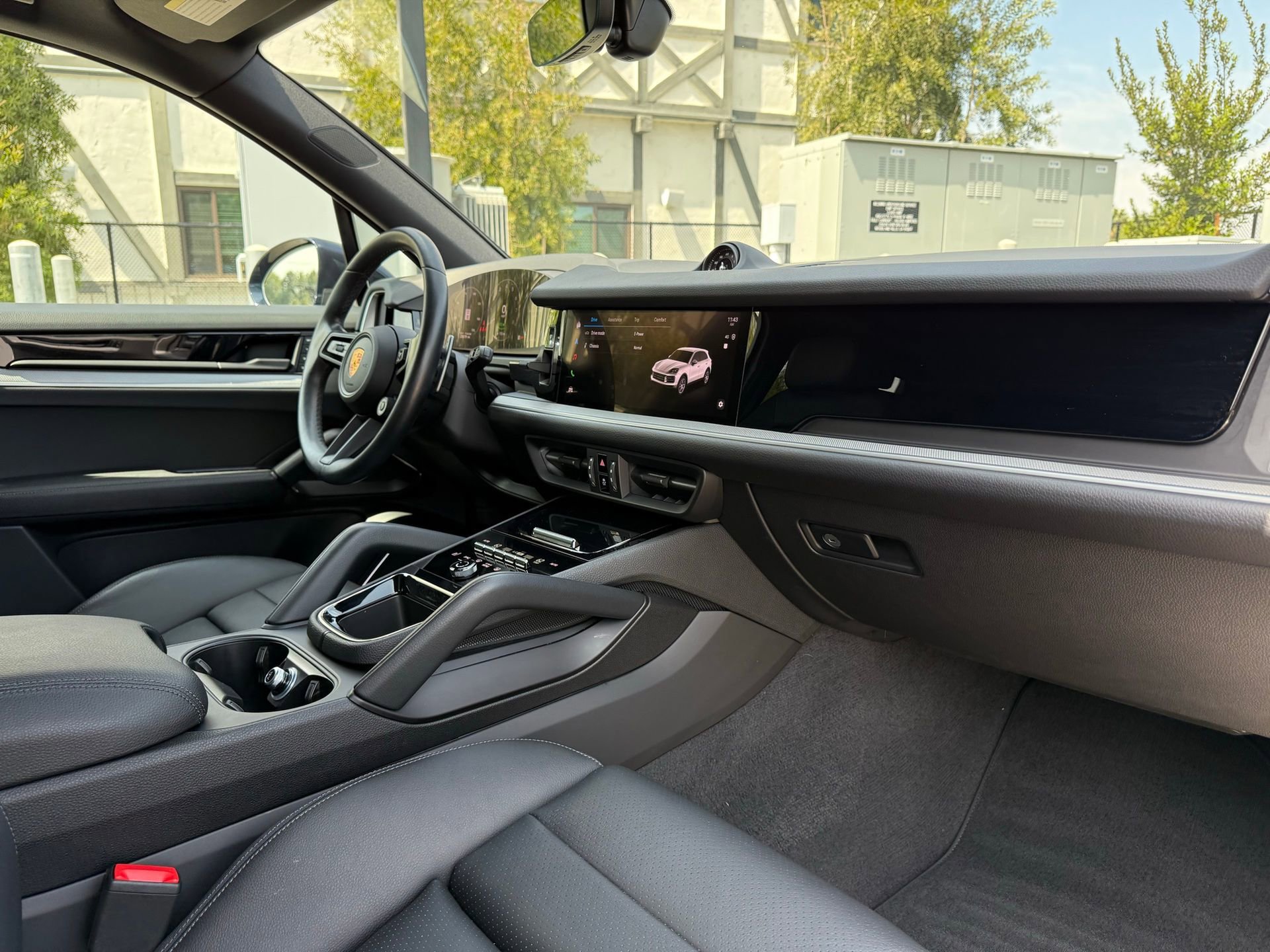 Certified 2024 Porsche Cayenne image 25