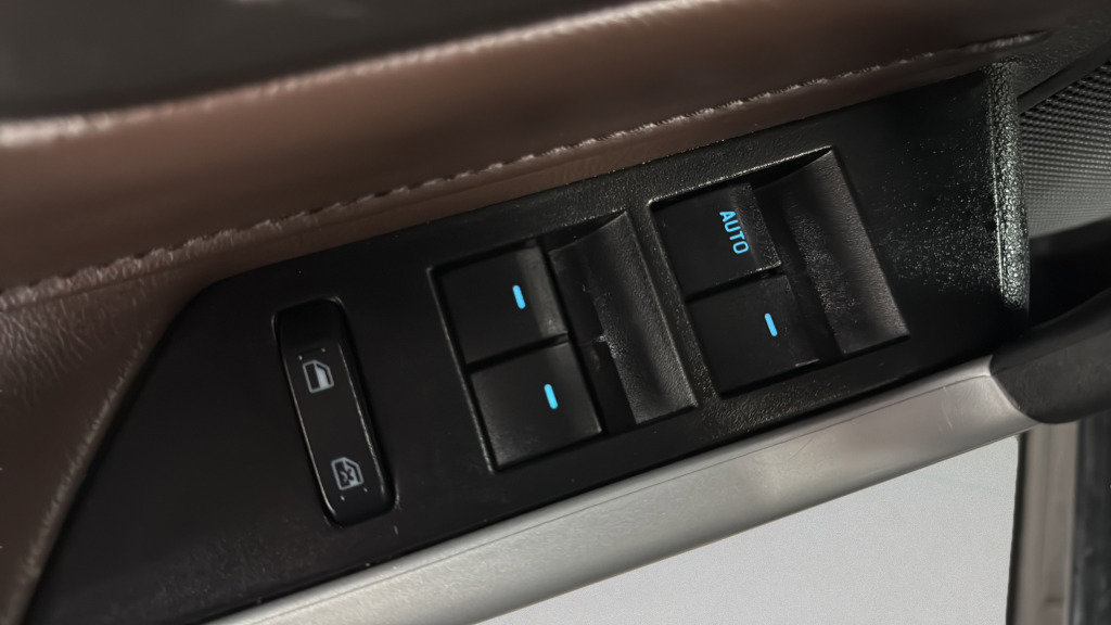 Used 2014 Ford Edge Limited image 16