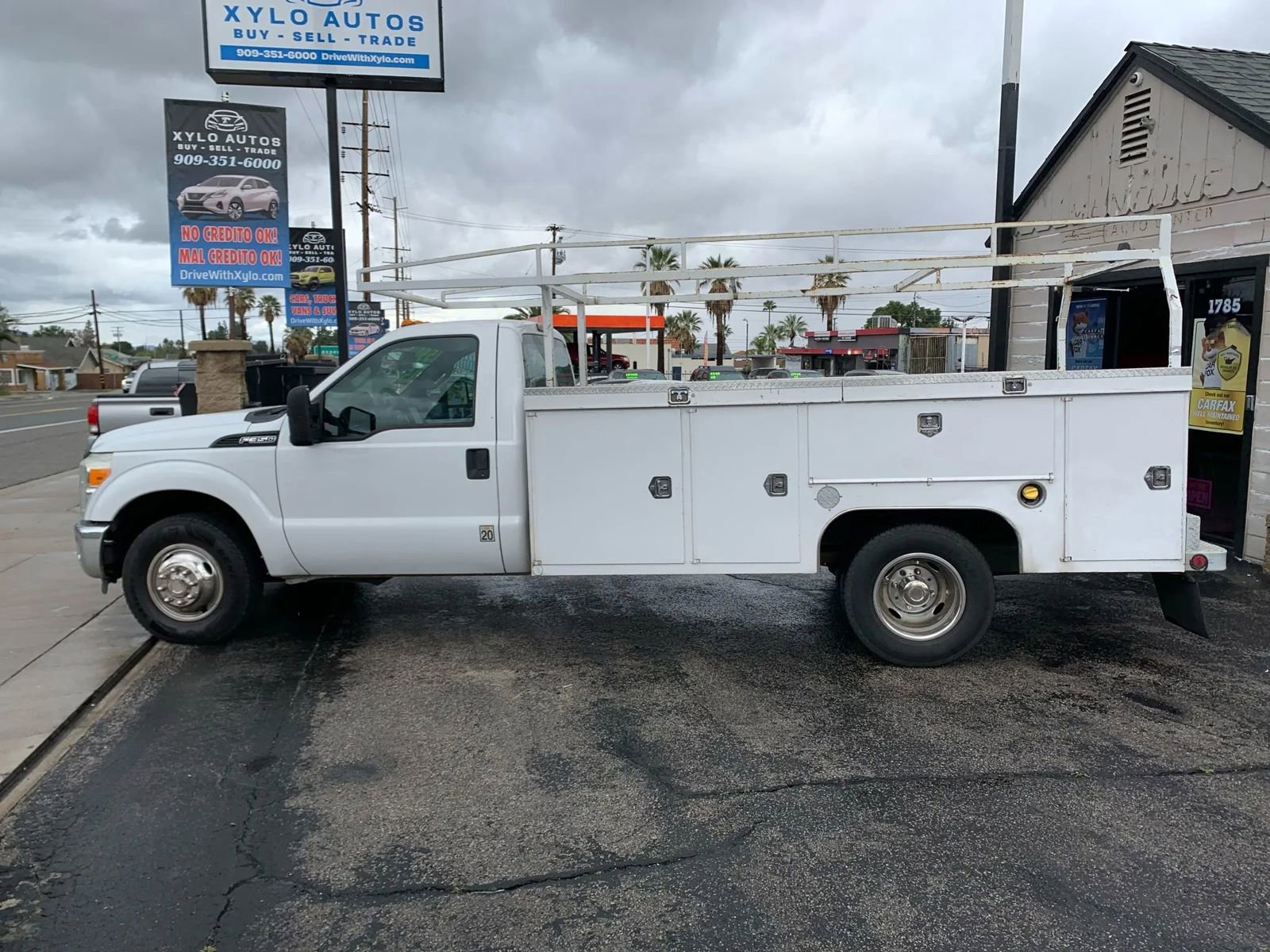 Used 2015 Ford F350 XL image 3