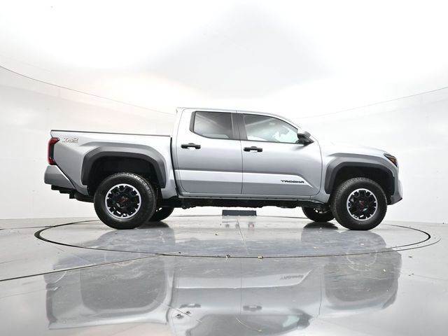 Used 2024 Toyota Tacoma TRD Off-Road AWD/4WD image 38