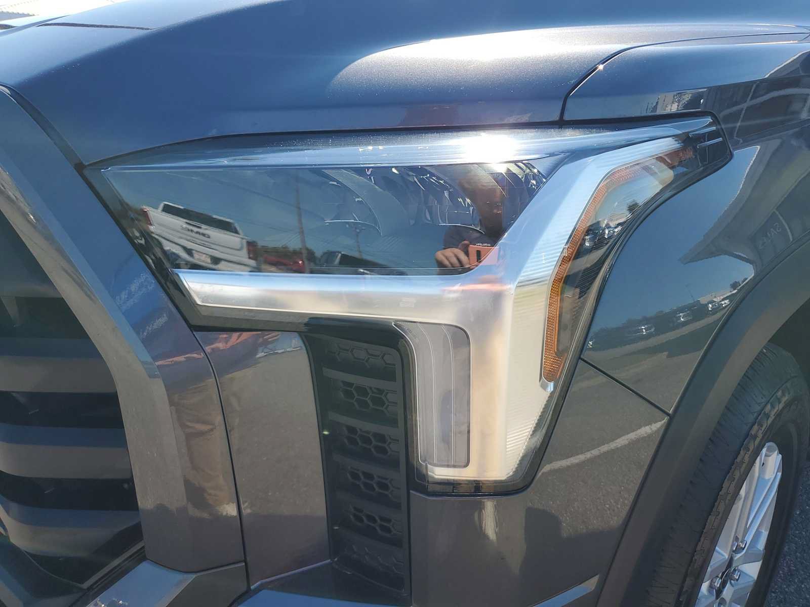 Used 2025 Toyota Tundra SR5 w/ SR5 Convenience Package AWD/4WD image 13