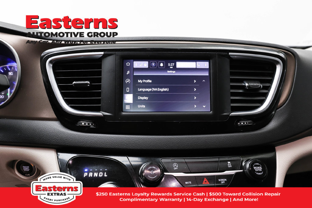 Used 2022 Chrysler Voyager LX FWD image 13
