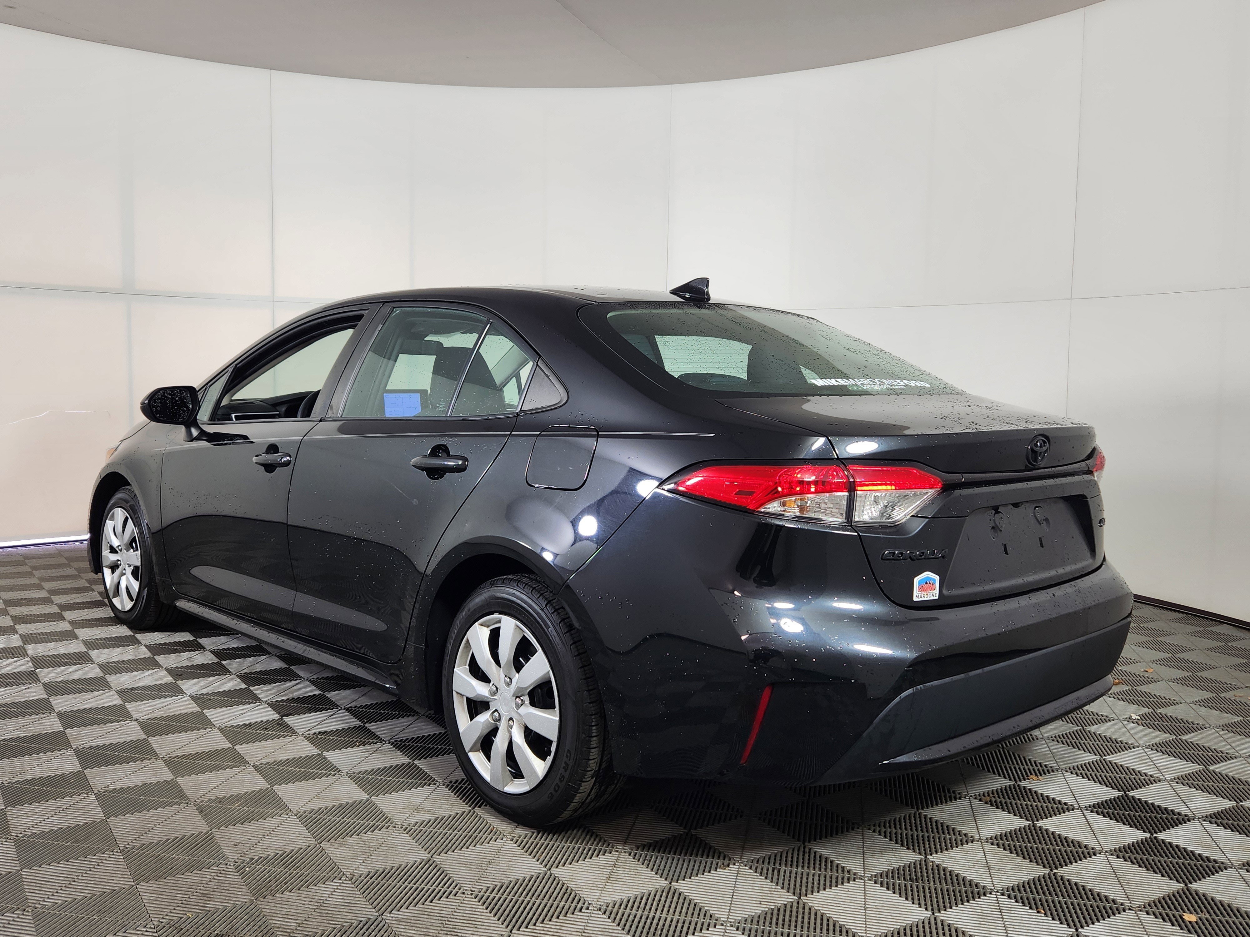 Used 2020 Toyota Corolla LE image 6