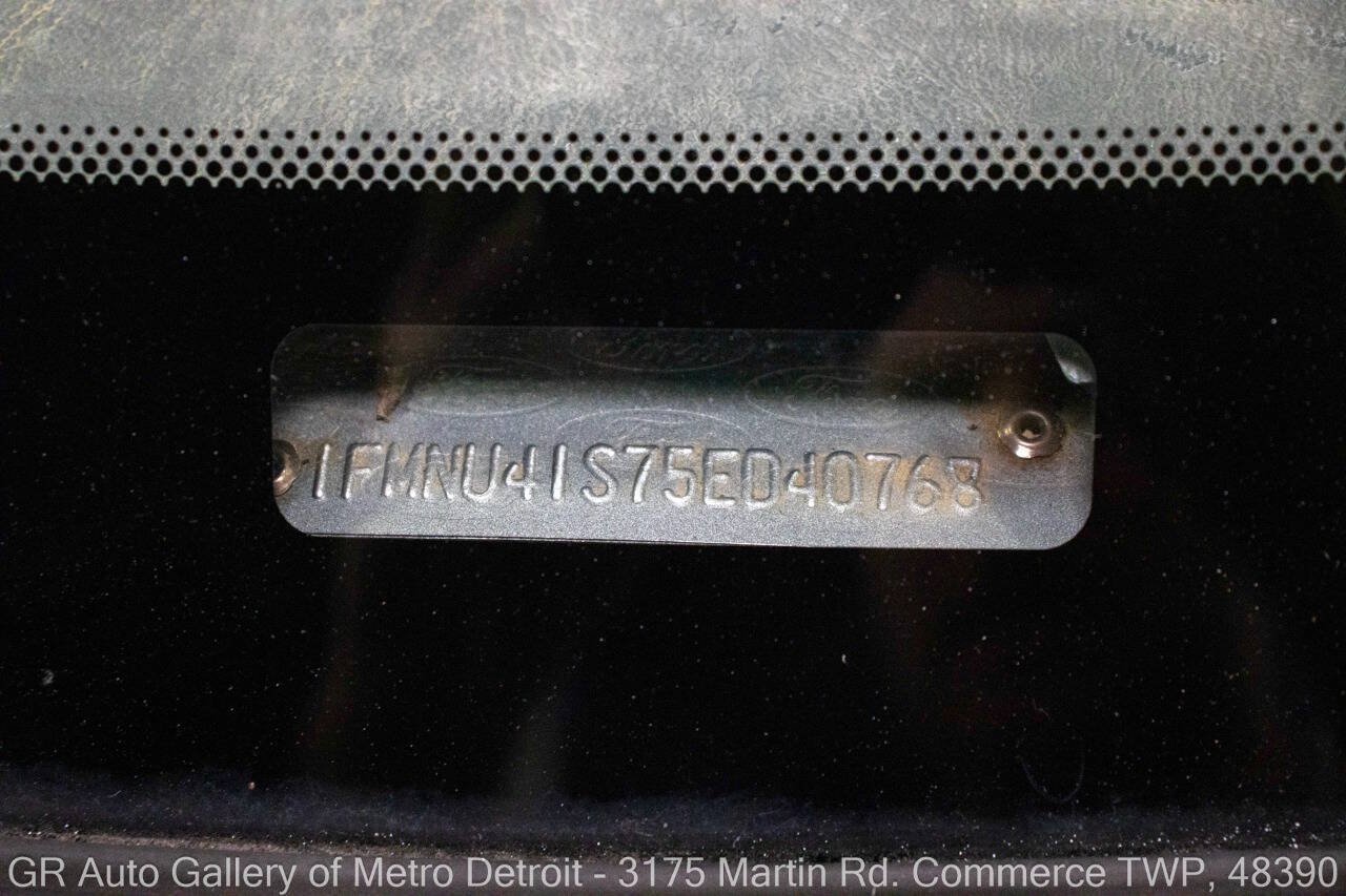 Used 2005 Ford Excursion XLT AWD/4WD image 16
