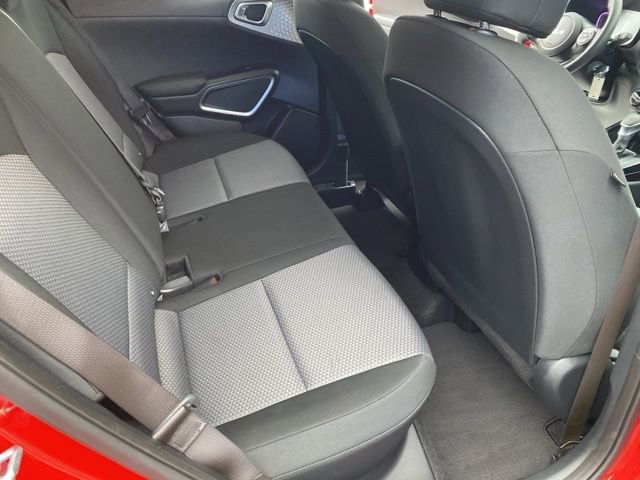 Used 2025 Kia Soul LX w/ LX Technology Package FWD image 32