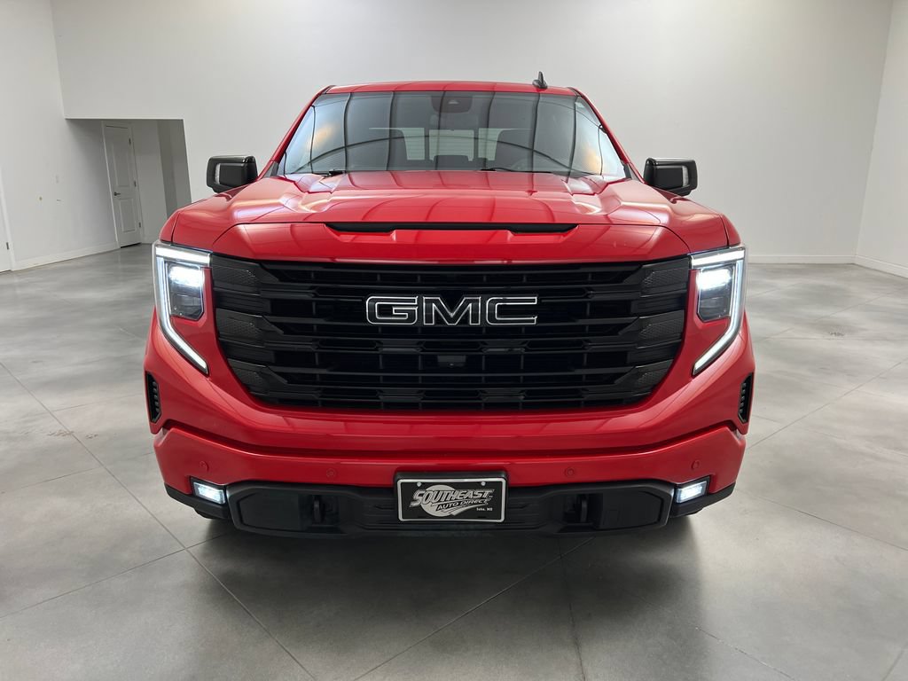 Used 2024 GMC Sierra 1500 Elevation w/ Elevation Premium Package AWD/4WD image 3