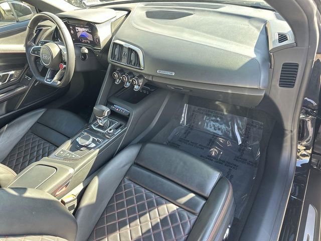 Used 2017 Audi R8 V10 w/ Carbon Exterior Package image 25