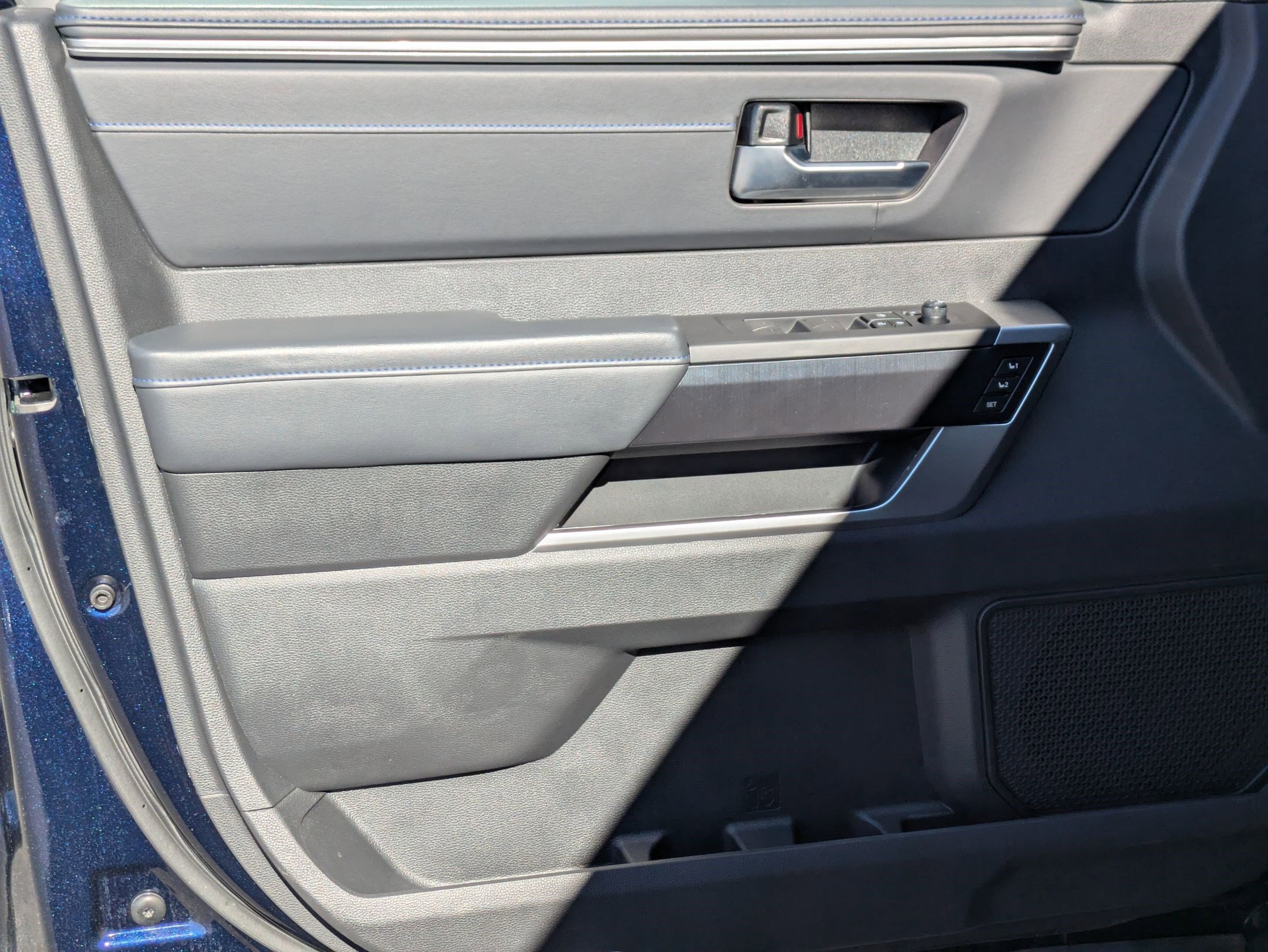 Used 2024 Toyota Tundra Platinum AWD/4WD image 9