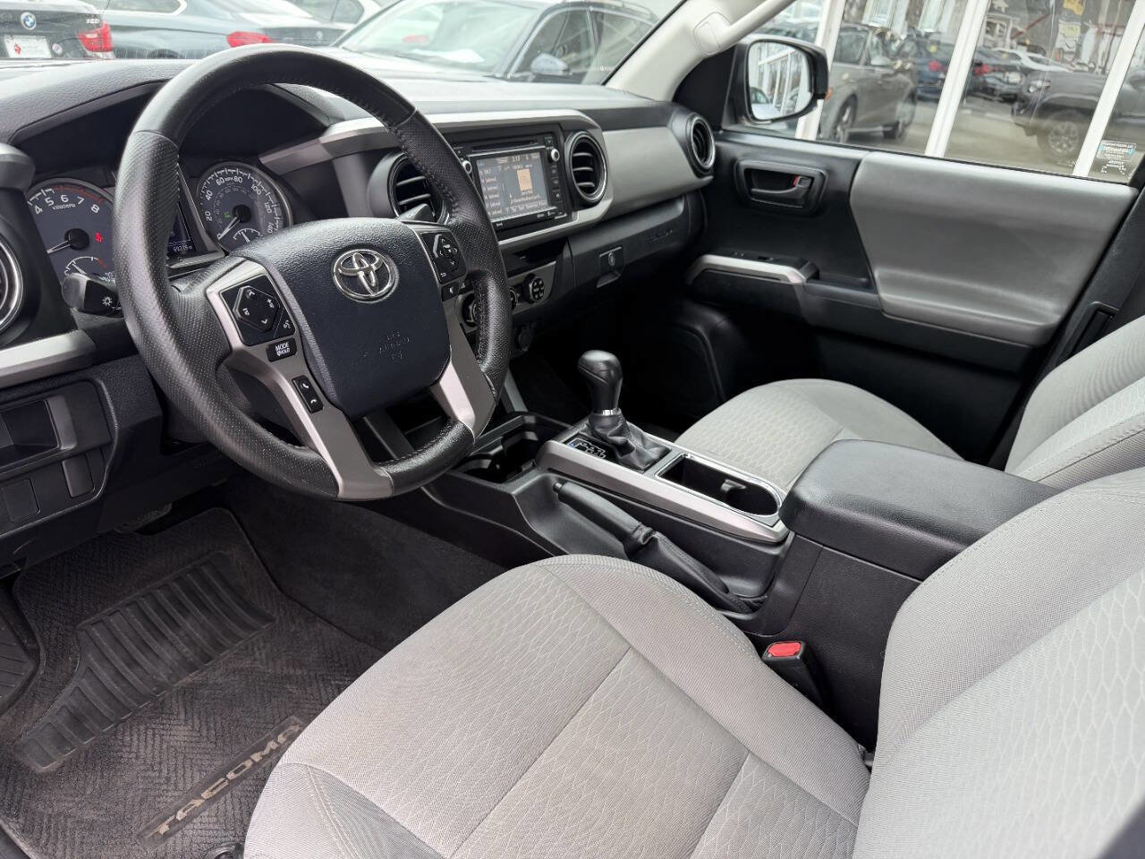 Used 2016 Toyota Tacoma SR5 w/ Exterior Package image 16