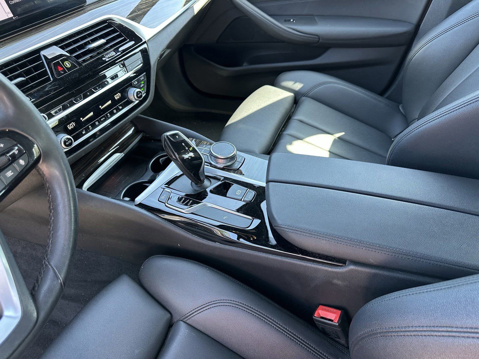 Used 2020 BMW 530i xDrive w/ Premium Package AWD/4WD image 22