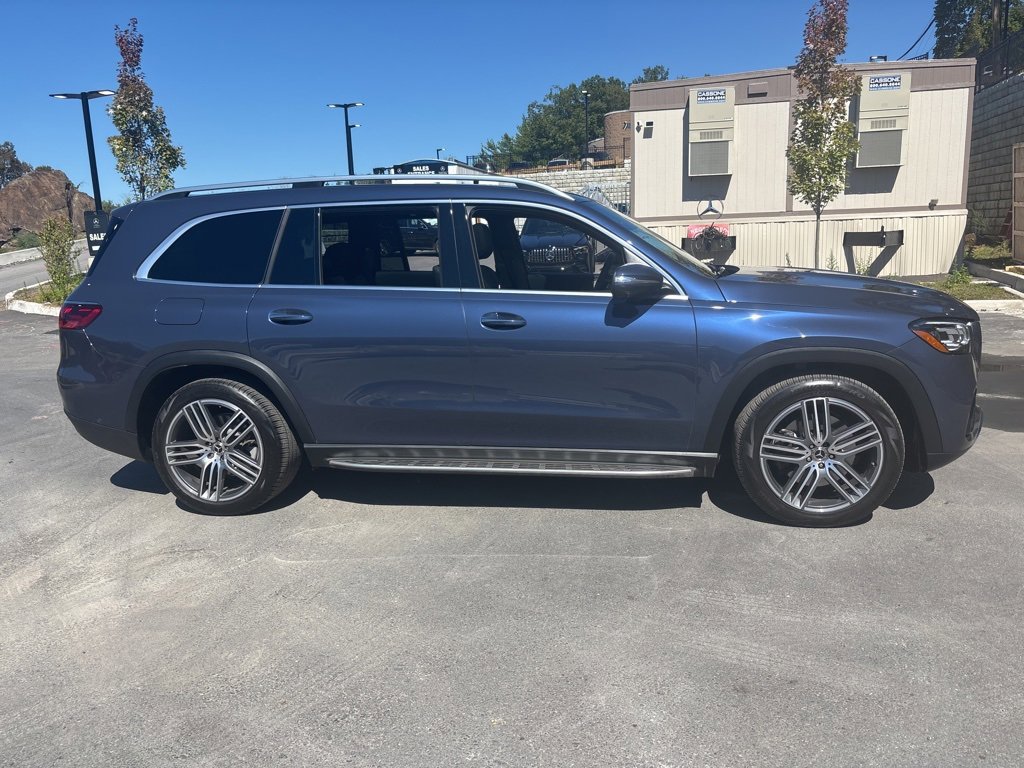 Used 2025 Mercedes-Benz GLS 450 4MATIC image 4