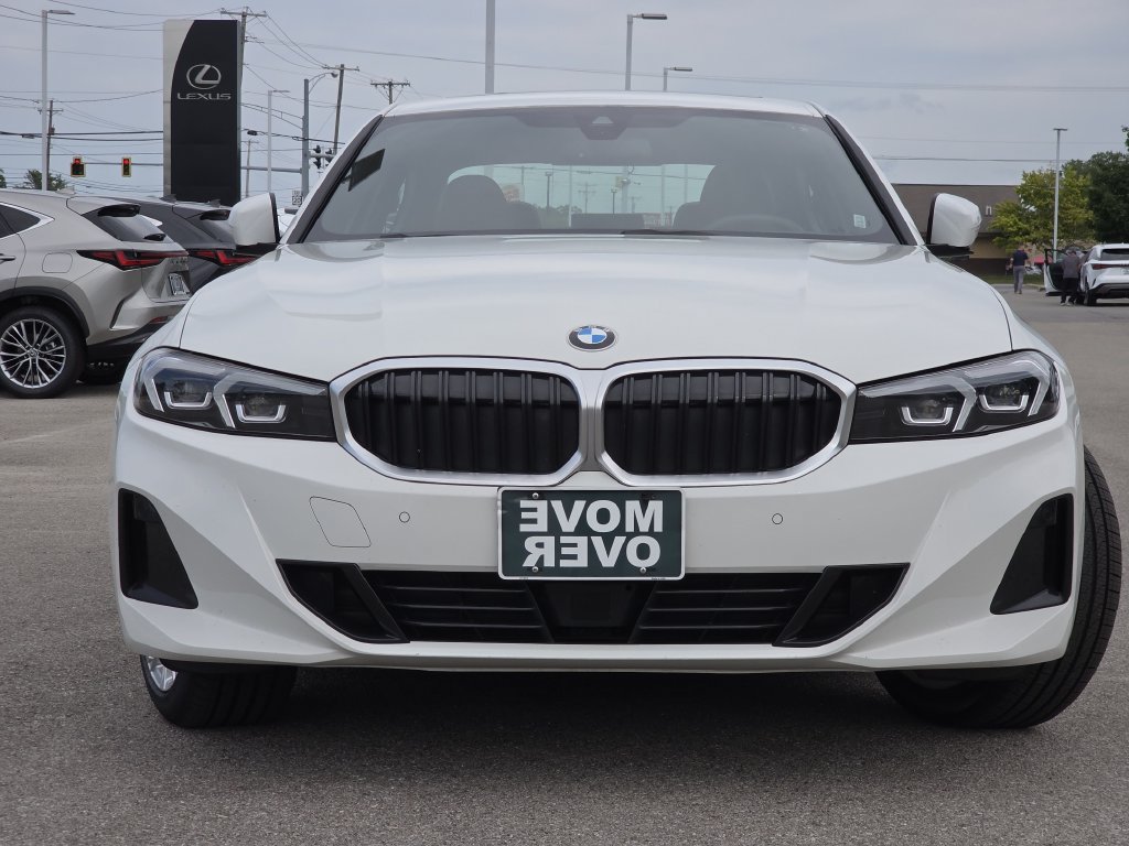 Used 2025 BMW 330i xDrive Sedan AWD/4WD image 4
