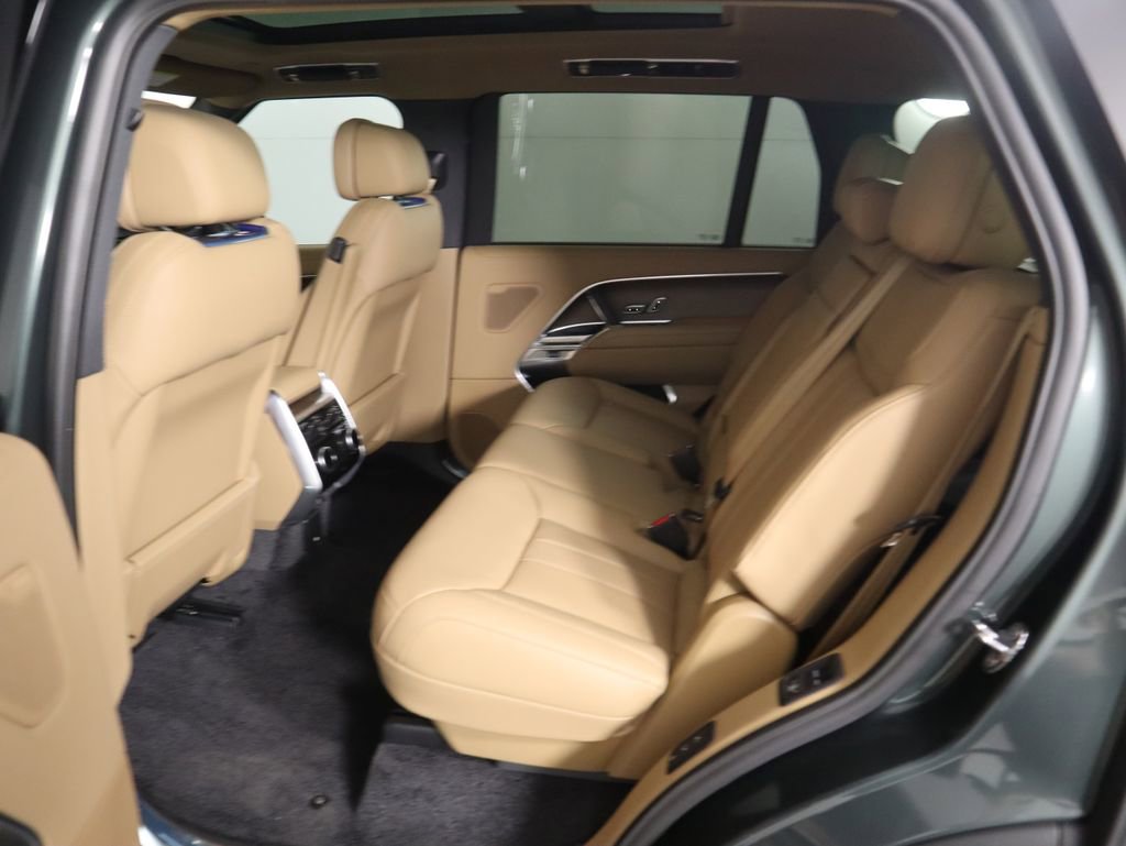 New 2025 Land Rover Range Rover Long Wheelbase SE image 22
