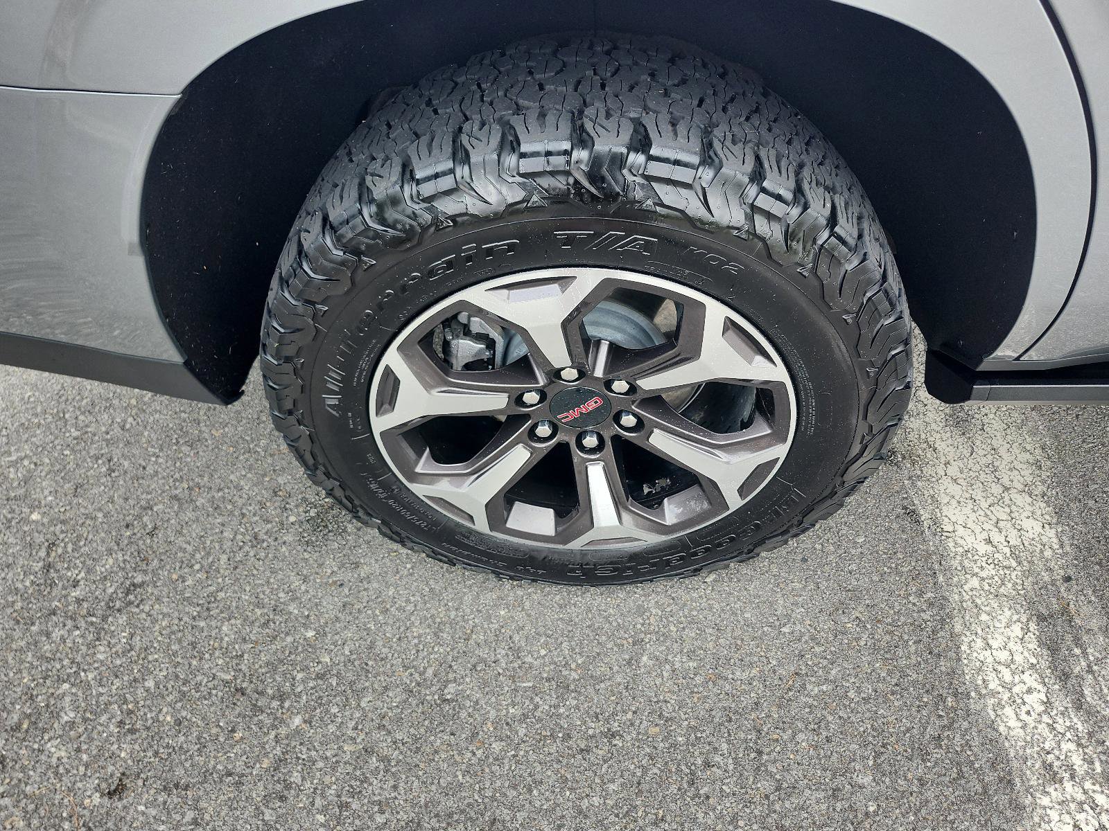 Used 2025 GMC Yukon AT4 Ultimate w/ LPO, Floor Liner Package AWD/4WD image 6