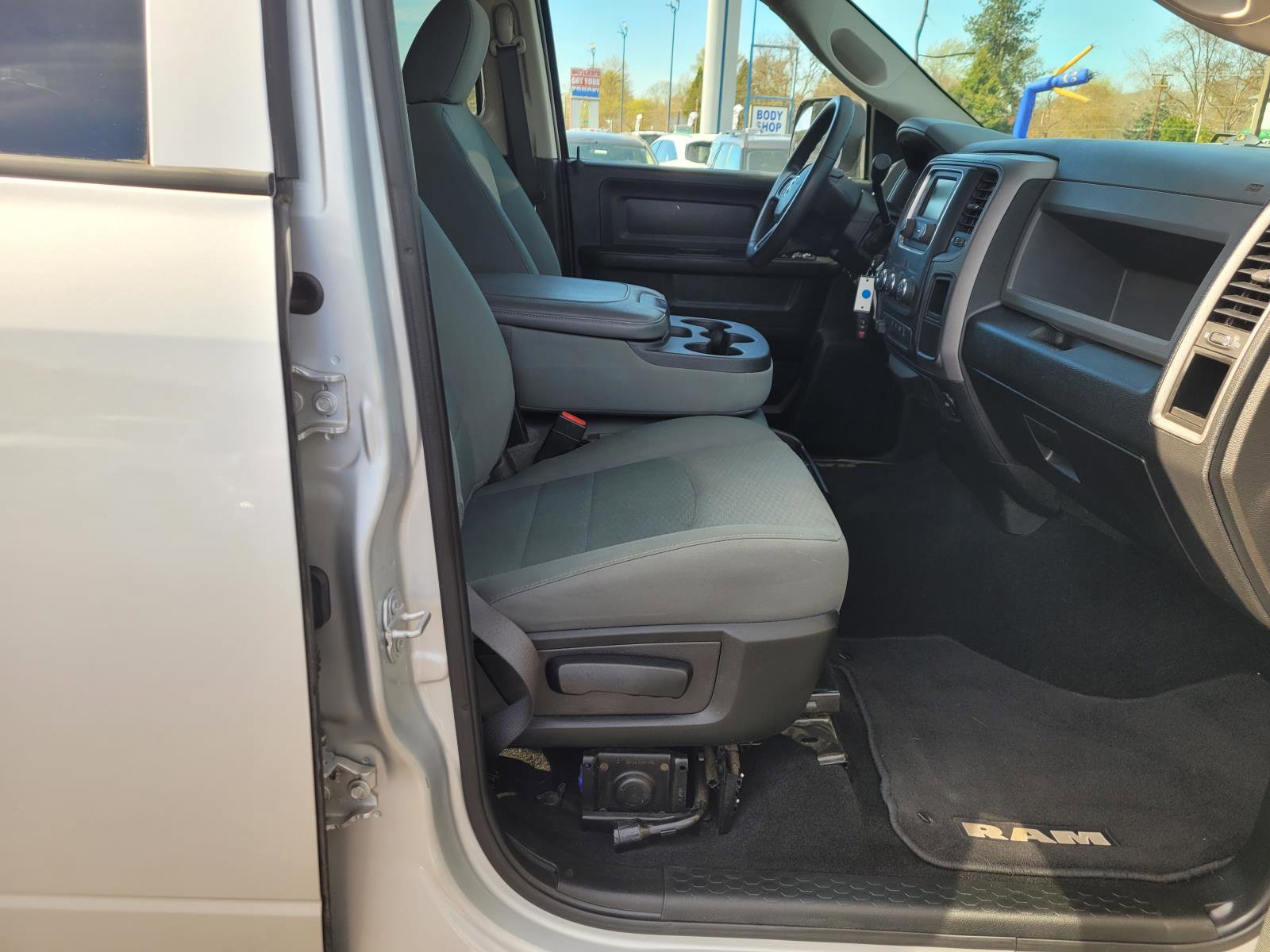 Used 2018 RAM 2500 Tradesman w/ Chrome Appearance Group image 20