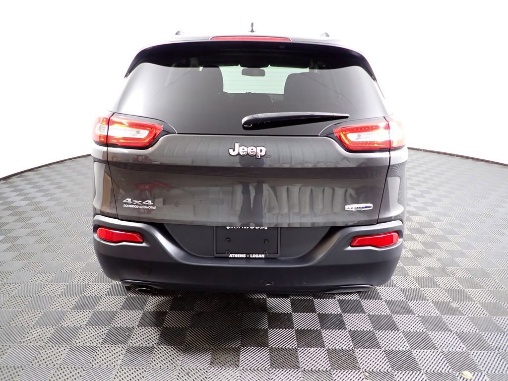 Used 2014 Jeep Cherokee Latitude w/ Cold Weather Group image 13