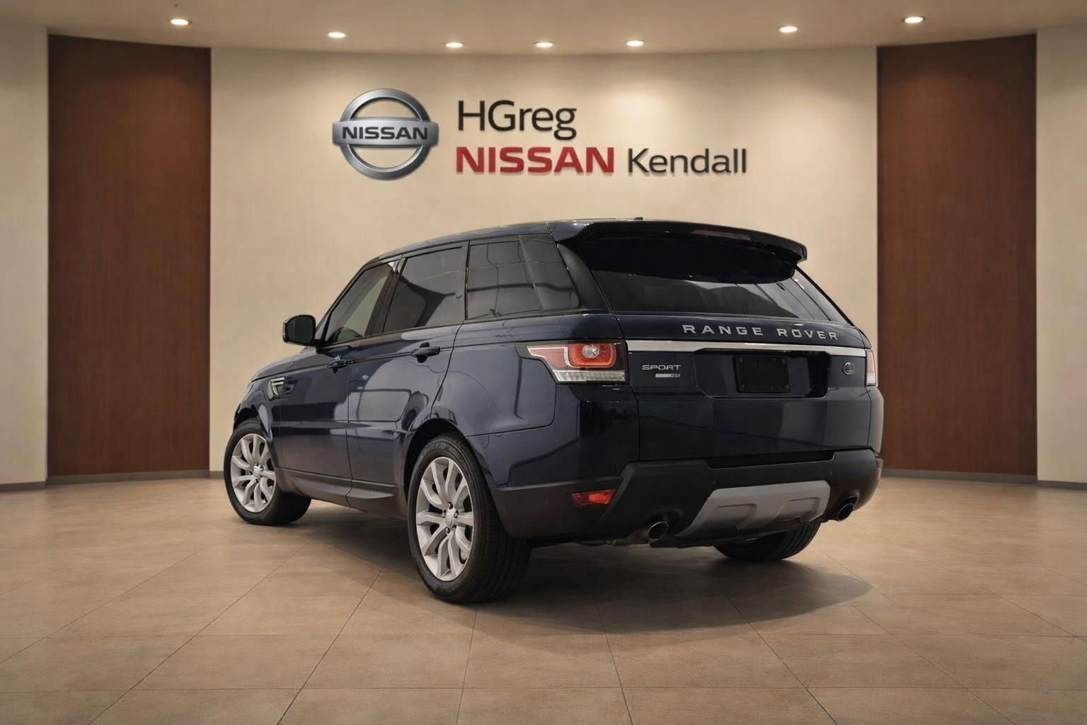 Used 2016 Land Rover Range Rover Sport HSE AWD/4WD image 2