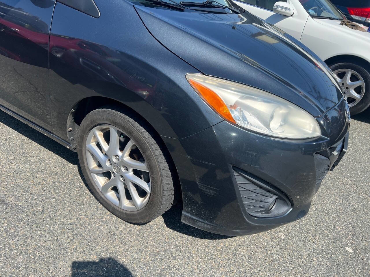 Used 2012 MAZDA MAZDA5 Touring FWD image 4