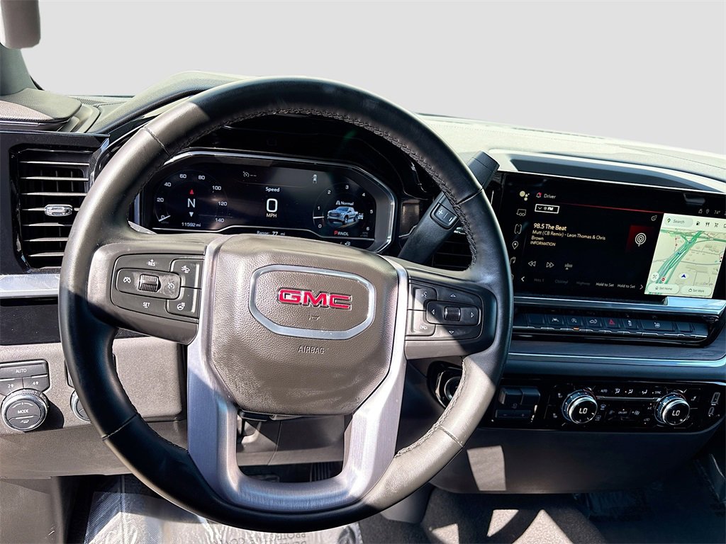 Used 2025 GMC Sierra 1500 SLT image 11