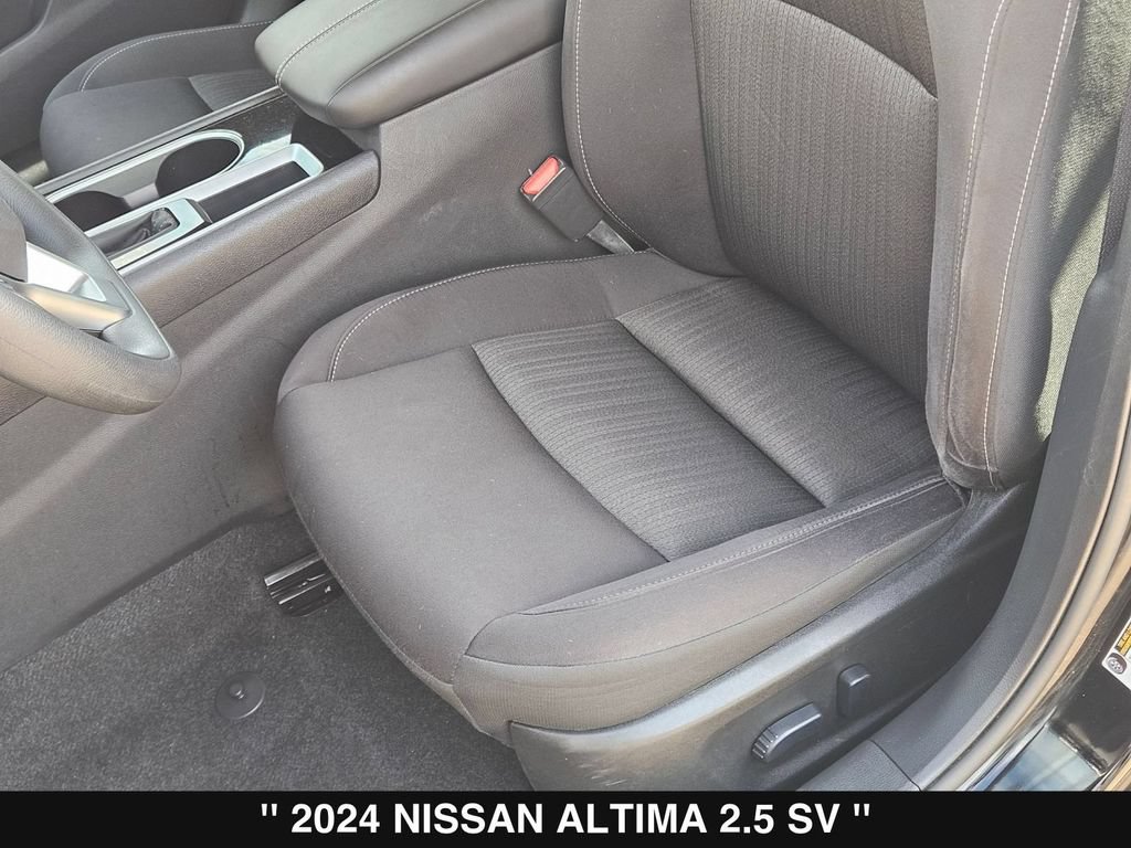 Used 2024 Nissan Altima 2.5 SV FWD image 16