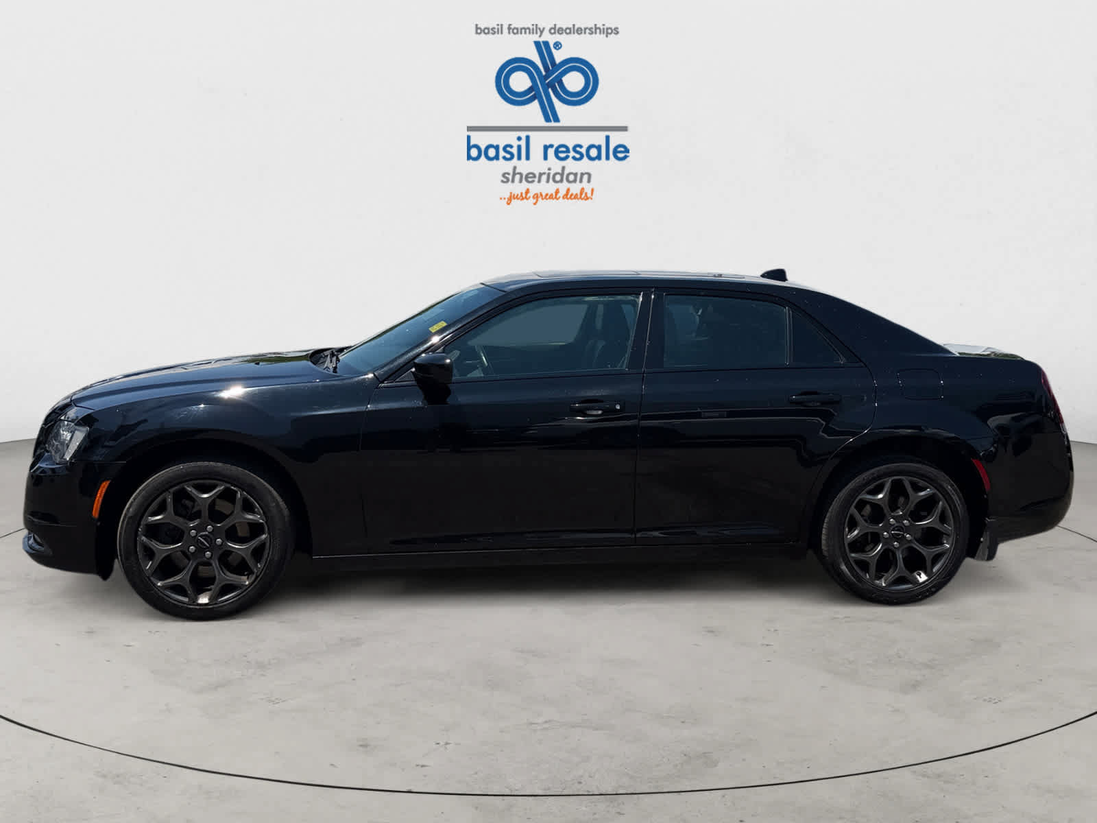 Used 2018 Chrysler 300 S AWD/4WD image 3