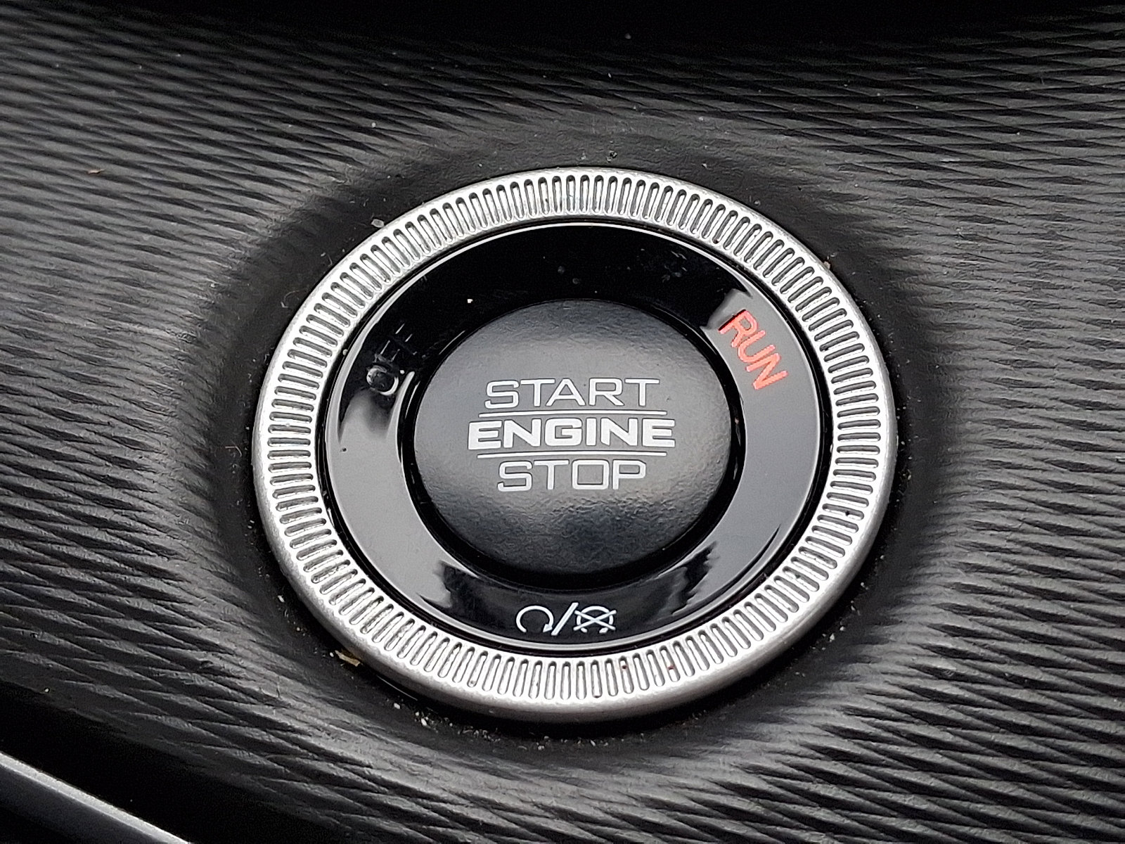 Used 2025 Jeep Grand Cherokee L Laredo w/ Luxury Tech Group I image 23