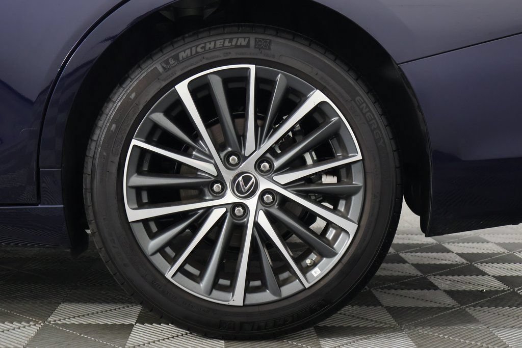 Certified 2025 Lexus ES 300h w/ Premium Package FWD image 16