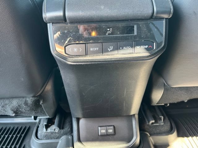 Used 2023 Toyota Highlander XLE AWD/4WD image 15