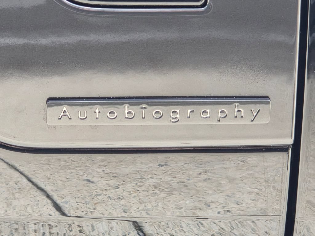 Used 2025 Land Rover Range Rover Autobiography AWD/4WD image 27