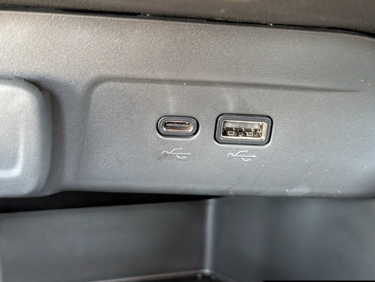 Used 2025 Chevrolet Trax LT w/ LT Convenience Package FWD image 16
