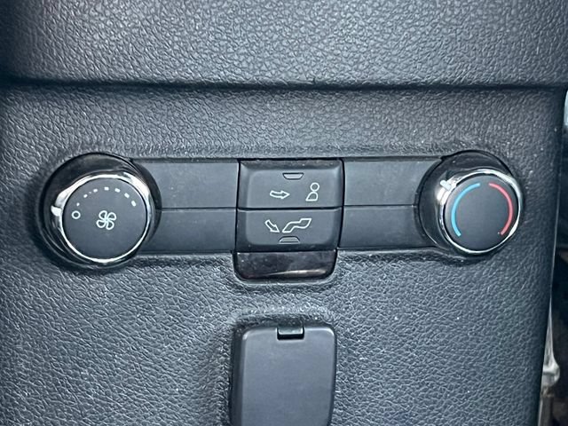 Used 2018 Ford Explorer XLT w/ Equipment Group 202A AWD/4WD image 15
