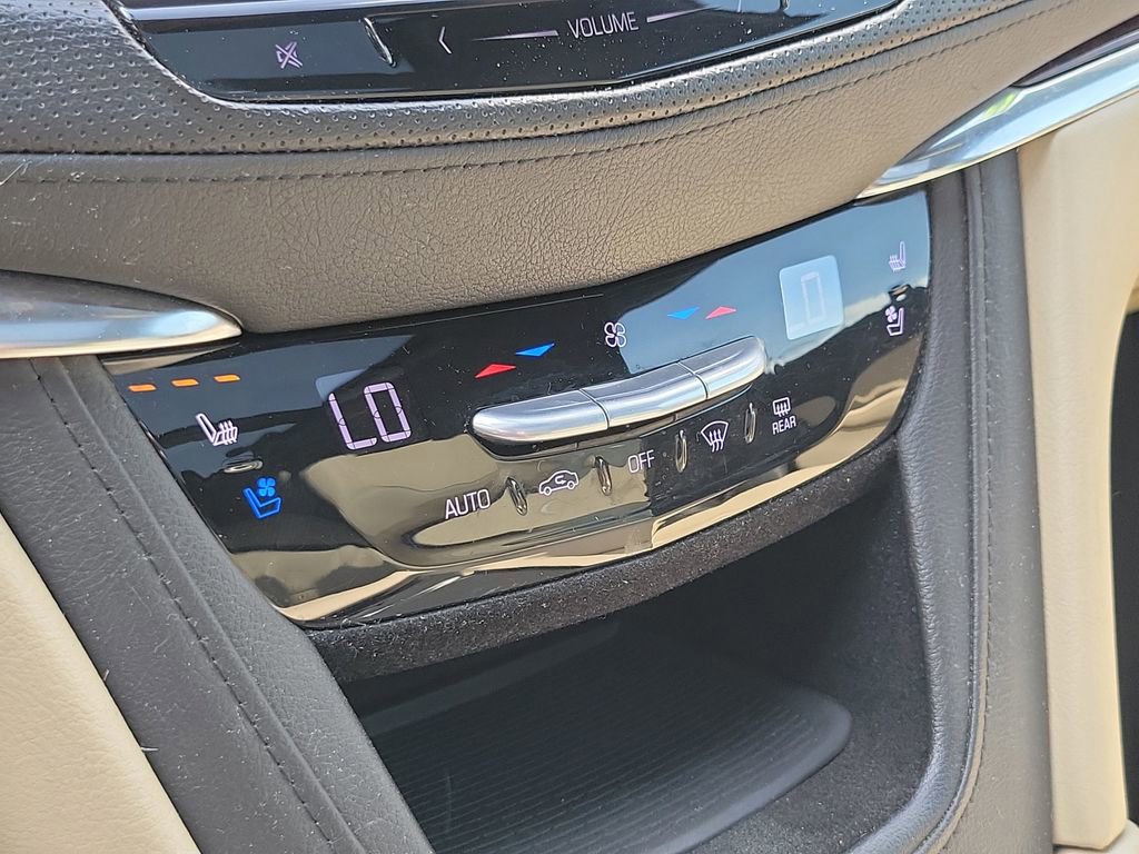 Used 2017 Cadillac XT5 Premium Luxury w/ Advanced Security Package FWD image 18
