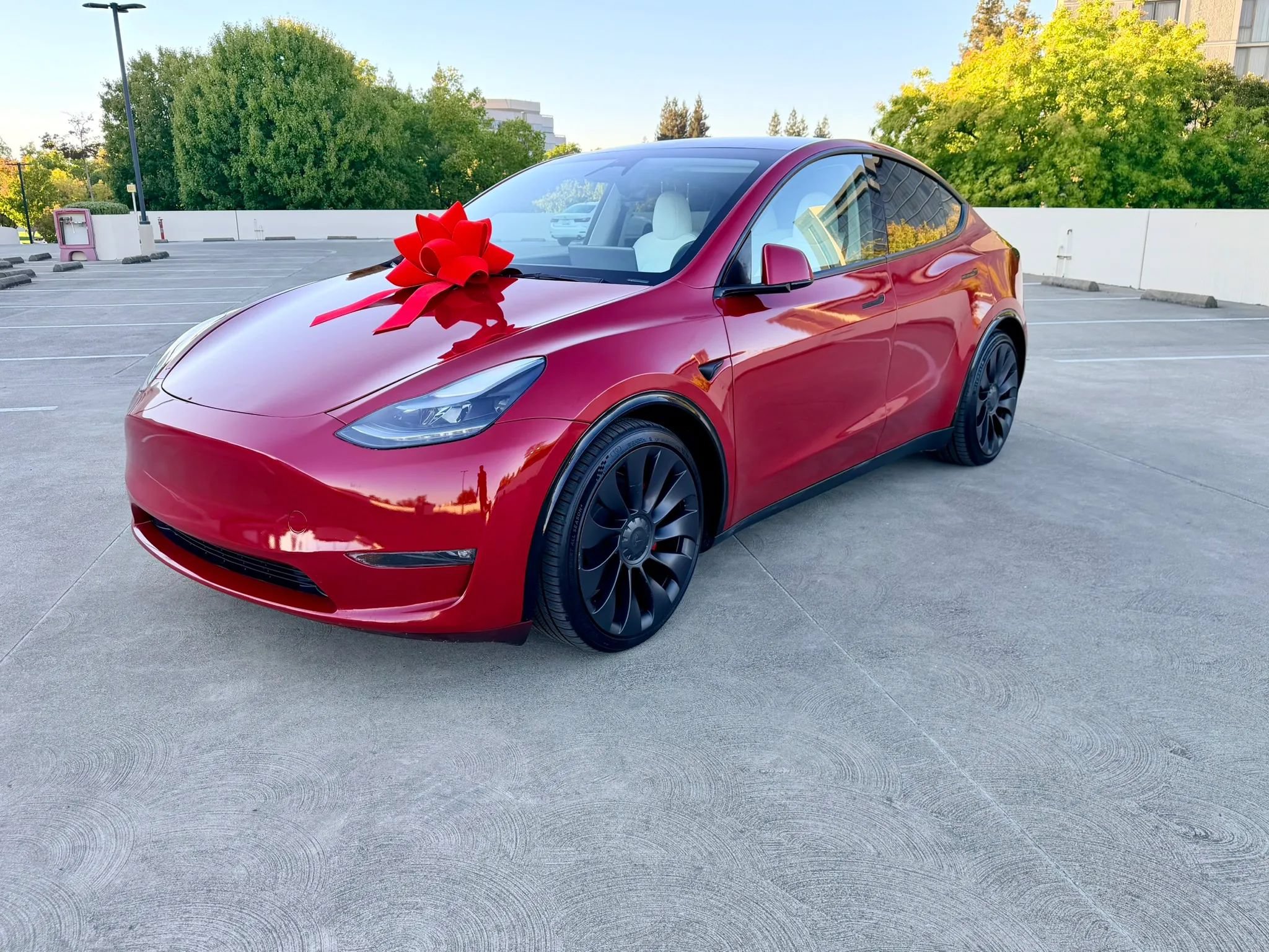 Used 2023 Tesla Model Y Long Range AWD/4WD image 2