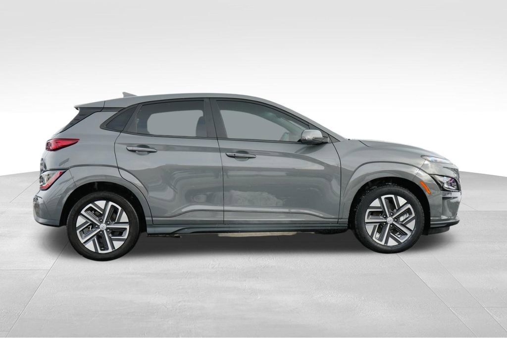 Certified 2023 Hyundai Kona SE w/ Cargo Package image 9