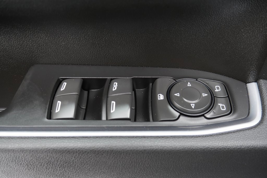 Used 2025 Chevrolet Silverado 2500 LT w/ Convenience Package image 28