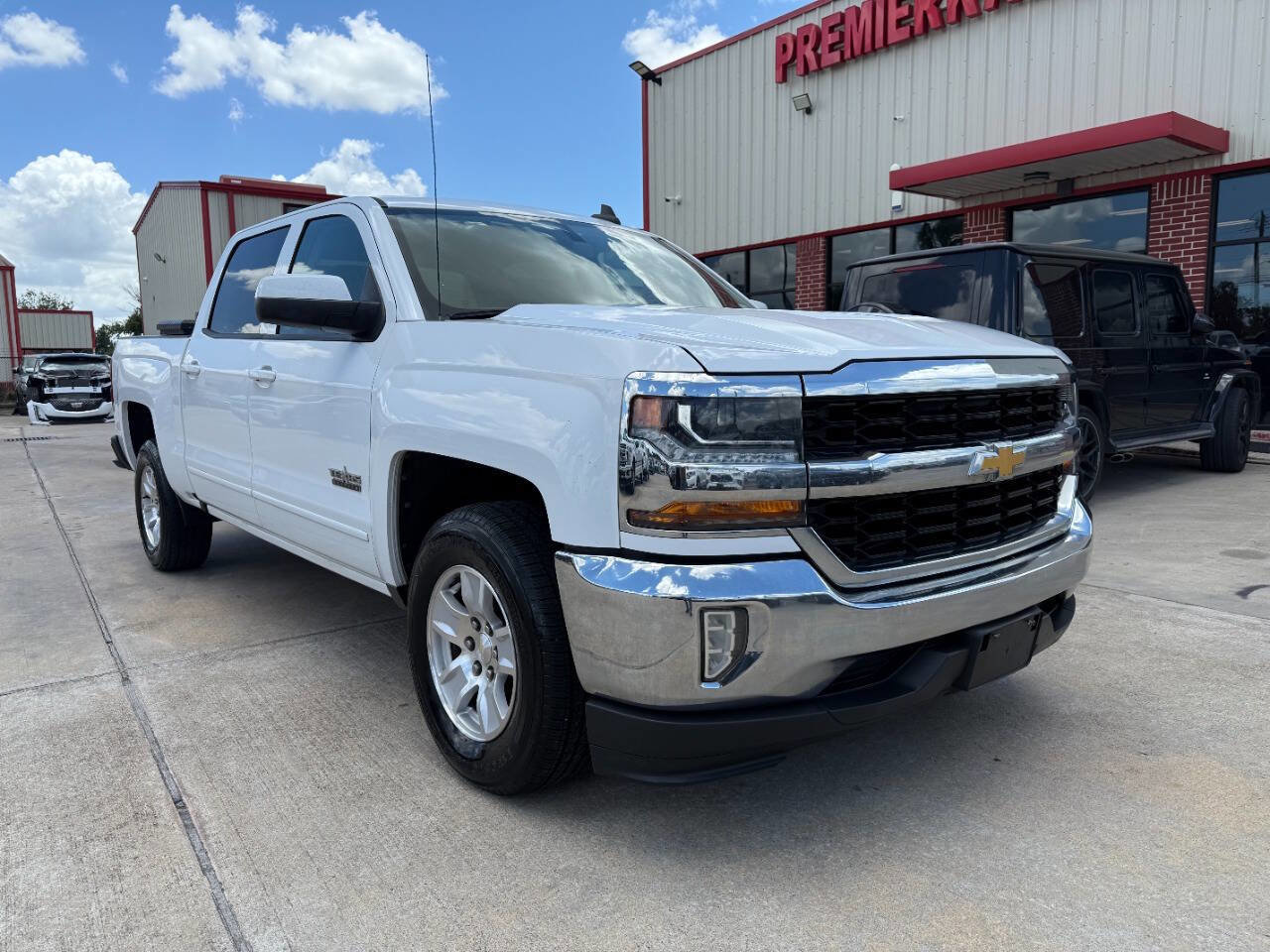 Used 2018 Chevrolet Silverado 1500 LT RWD image 3