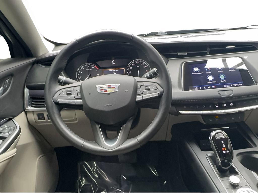 Used 2022 Cadillac XT4 Luxury w/ Cold Weather Package image 38